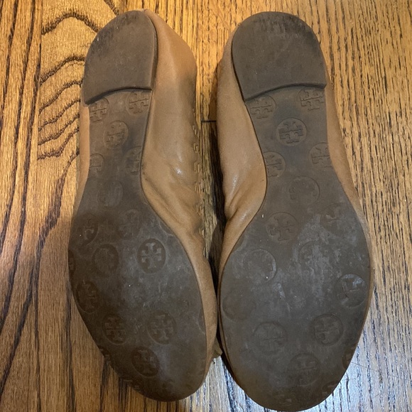 Tory Burch tan tassel flats - Picture 5 of 5